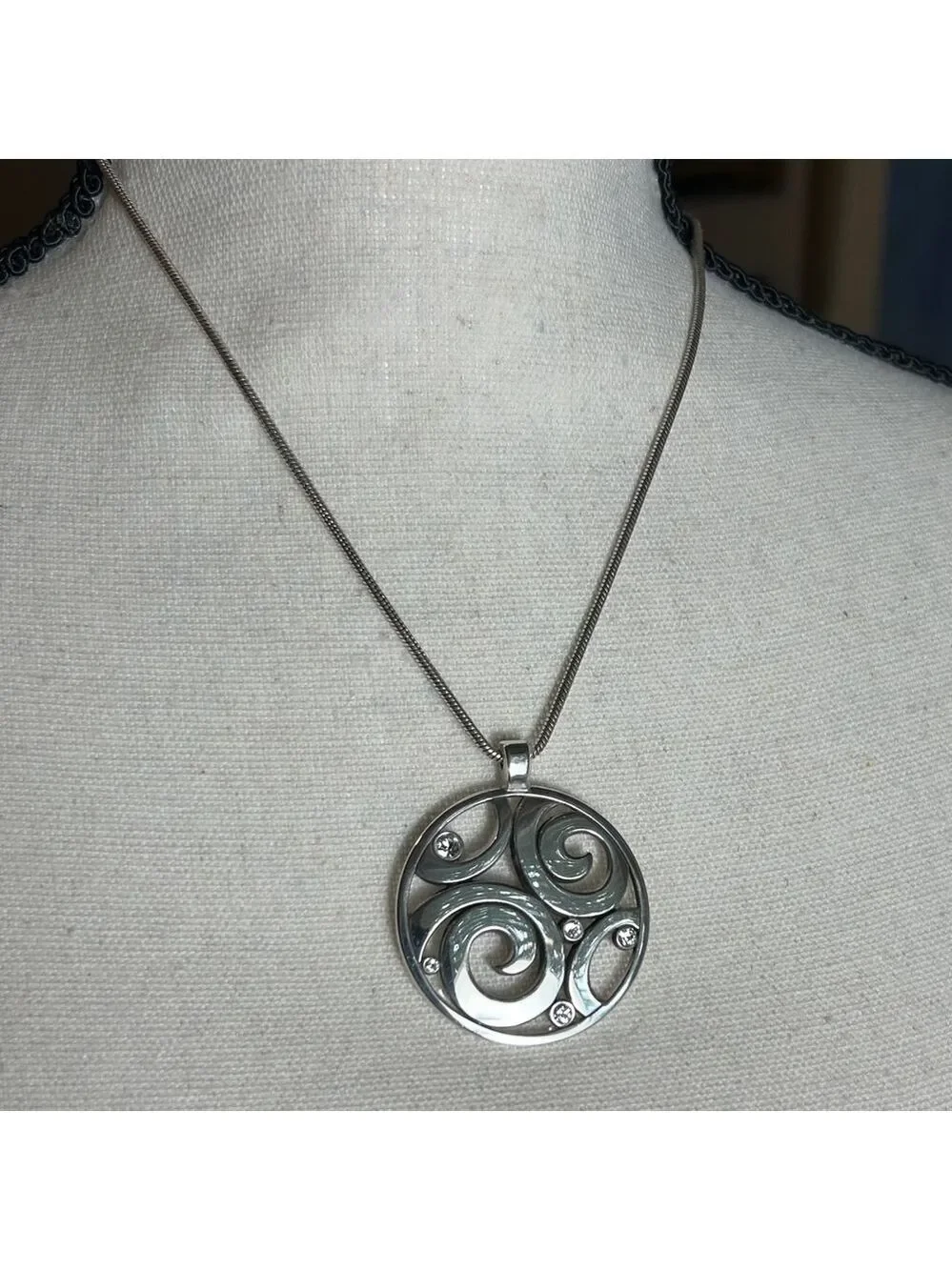 Brighton London Groove Necklace Silver Plated Crystals Swirl Design - Picture 13 of 14